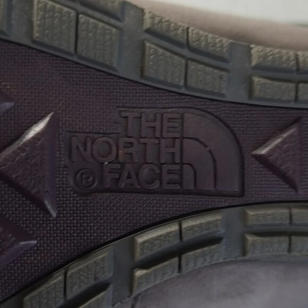 The North Face Women's Wedges/Booties Gray Waterproof Size 8.5‎